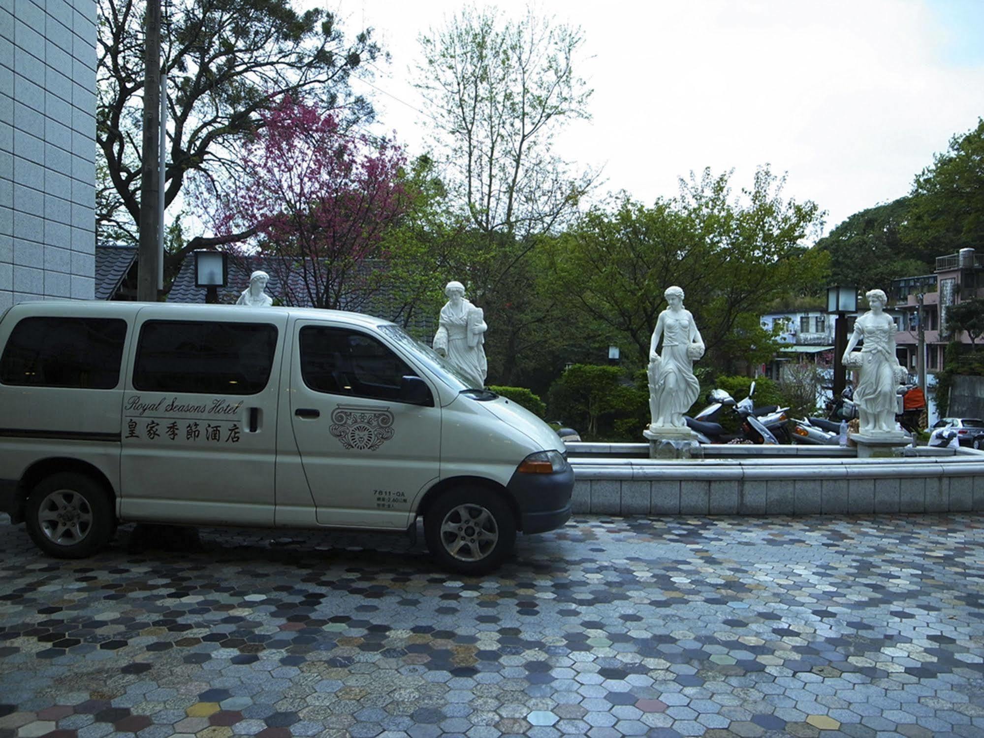 Royal Seasons Hotel Beitou Taipei Exterior photo