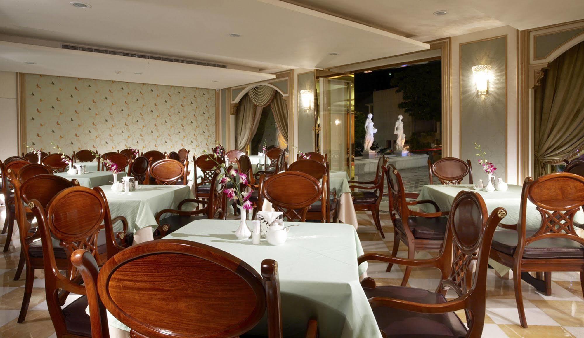 Royal Seasons Hotel Beitou Taipei Exterior photo