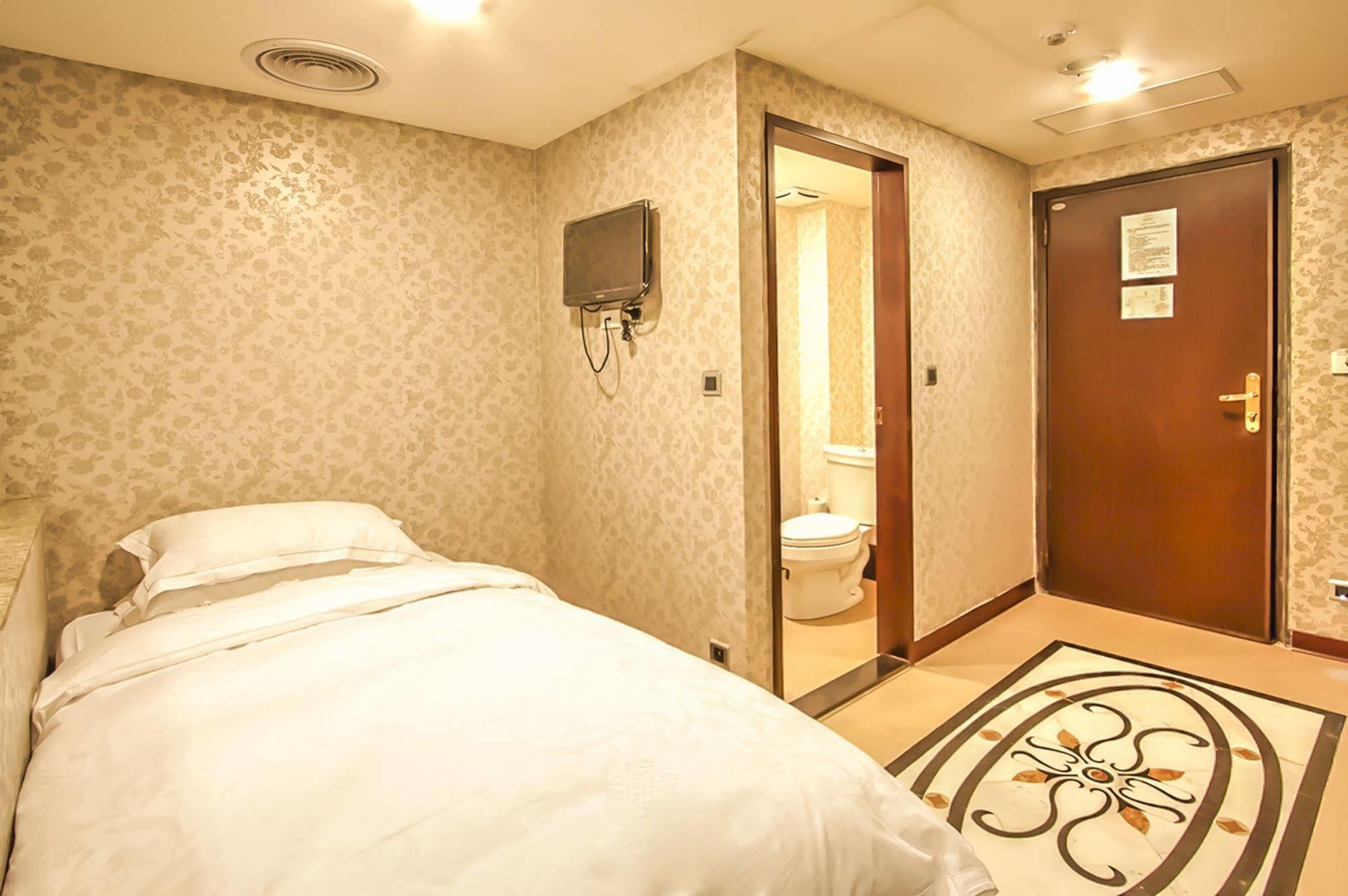 Royal Seasons Hotel Beitou Taipei Exterior photo